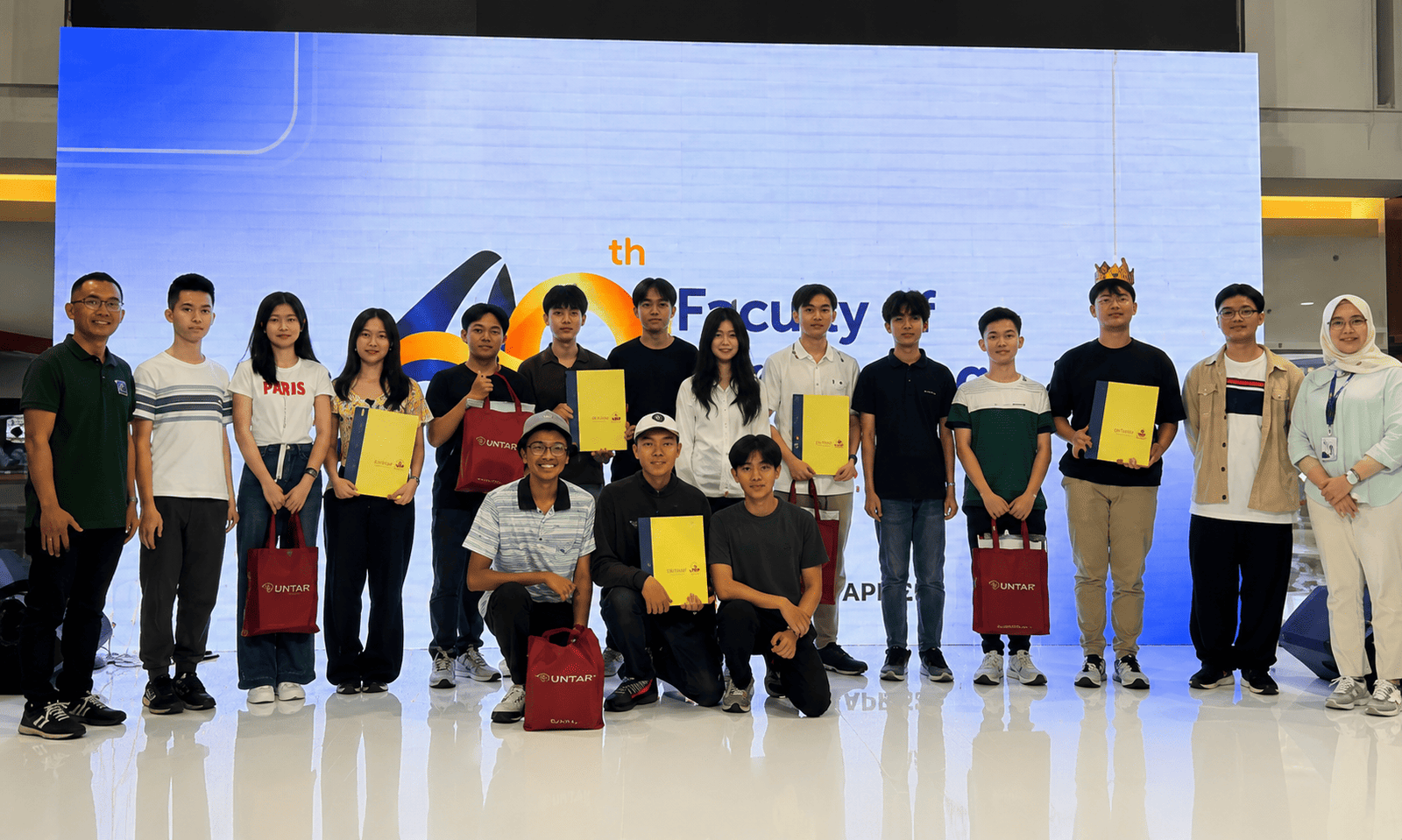 Future CEO Challenge Asah Strategi Bisnis Siswa SMA/SMK